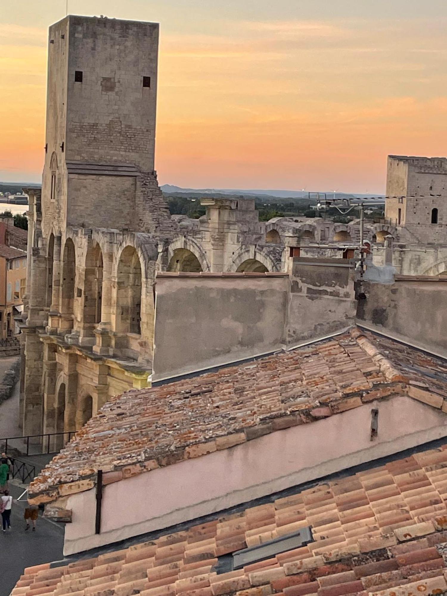 Le Petit Arles Apartment Ngoại thất bức ảnh